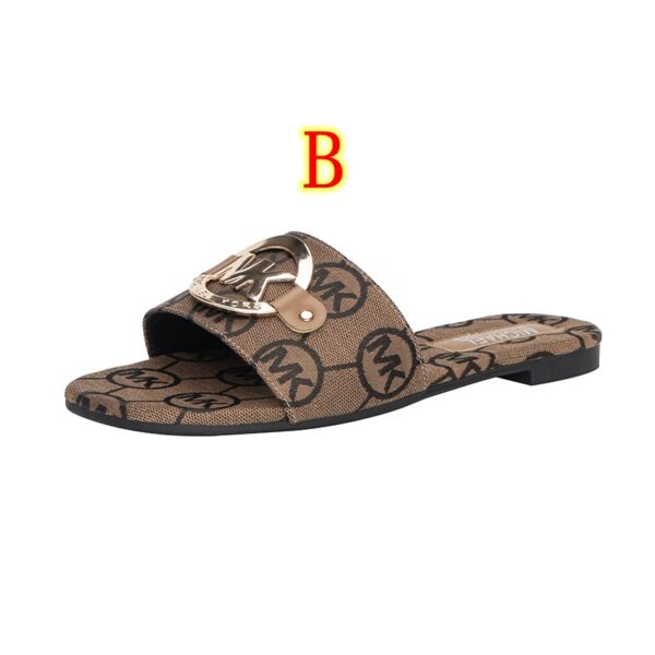 ⁦כפכפים של מייקל קורס⁩ – תמונה ⁦3⁩