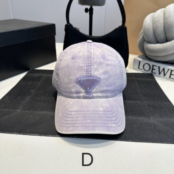 ⁦כובע של פראדה⁩ – תמונה ⁦5⁩