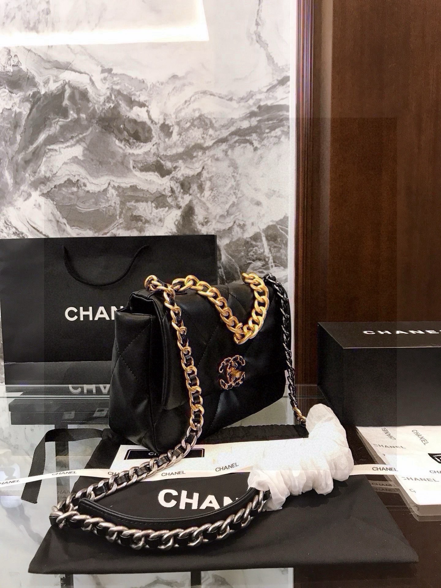 תיק של שנאל מעור – תמונה 3