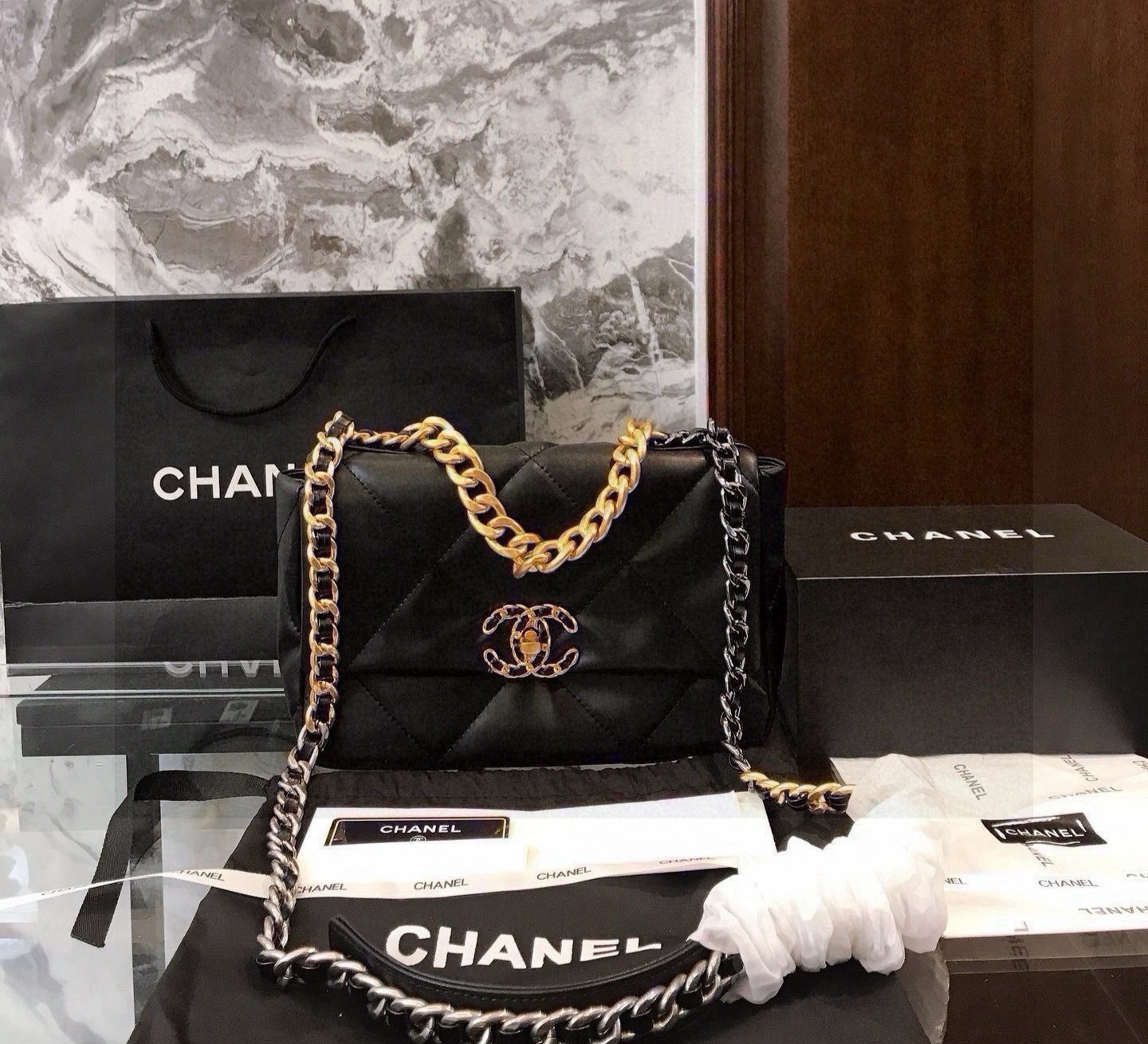 תיק של שנאל מעור